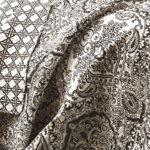 Lush Decor Aubree Quilt Paisley Damask Print Pattern Reversible 3 Piece Lightweight Bedding Blanket Bedspread Set, King, Black/White: Home & Kitchen